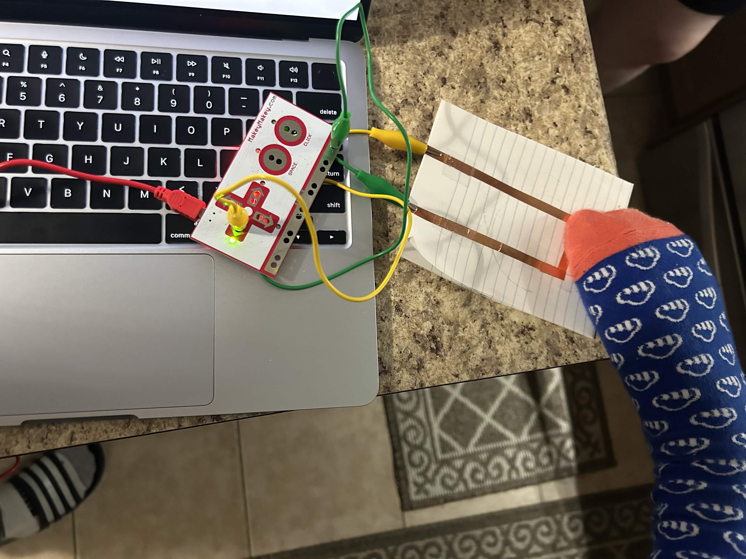 I closed the circuit with a USB drive.