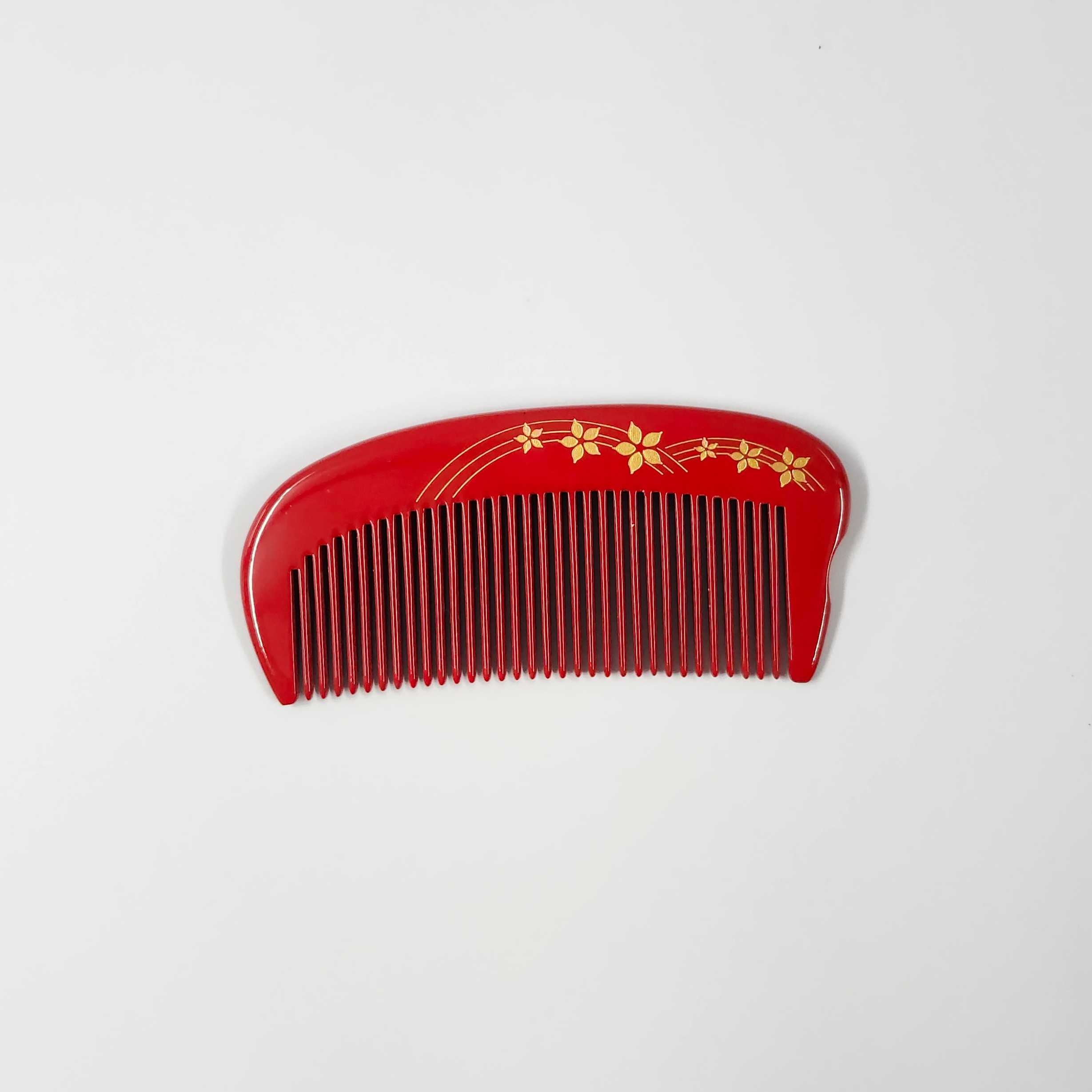 This is my third complex object which I changed into a comb. This is the front facing view of the comb.